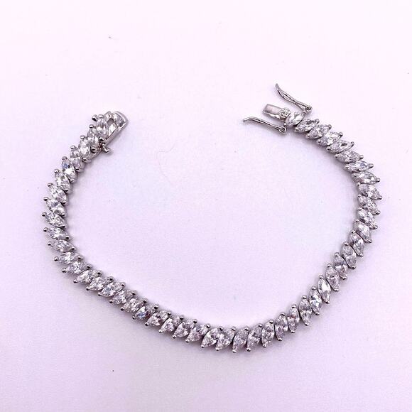 Dazzling Ice Cubic Zirconia Over Rhodium and Silver Plated Tennis Bracelet - Picture 2 of 6